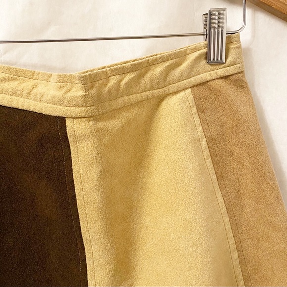 VINTAGE - FAUX SUEDE A-LINE MINI SKIRT - Picture 4 of 8
